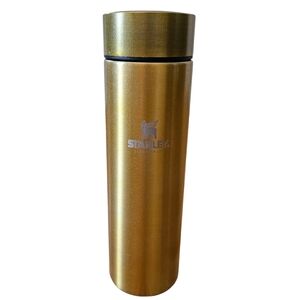 Stanley Stainless Steel Vacuum Insulated  Water Bottle LED Display Touch Screen.